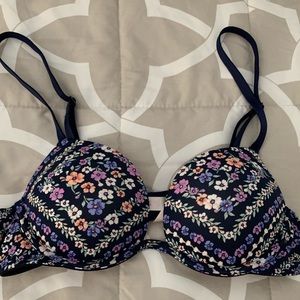 Pink by Victoria’s Secret blue floral super push up bra 34A
